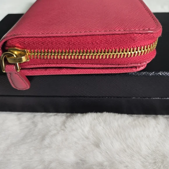 Prada Peonia Pink Zip Around Wallet w/Registration card & Original Box - EUC - Picture 3 of 16